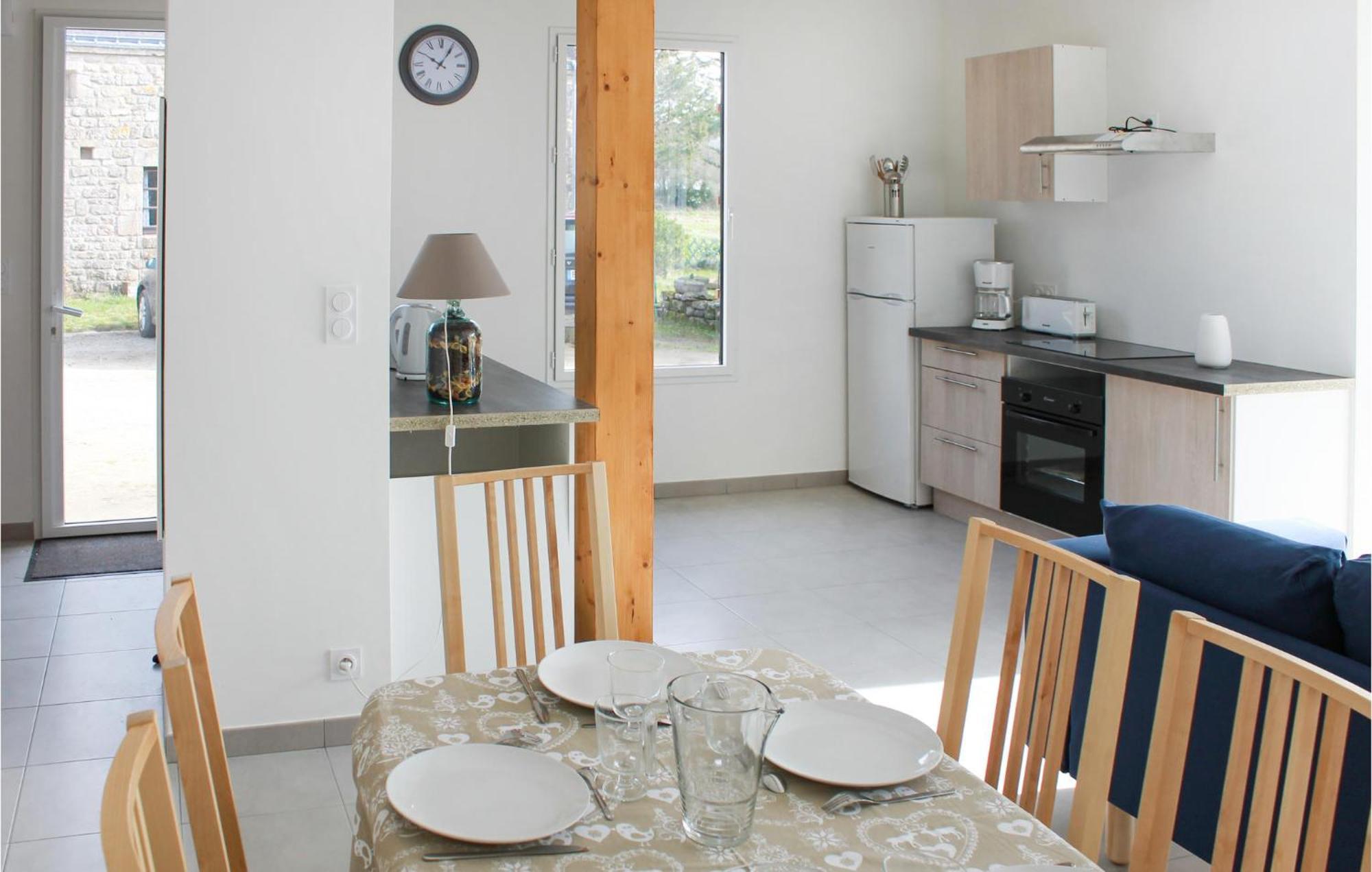 Beautiful Home In Erdeven With Kitchenette Екстер'єр фото