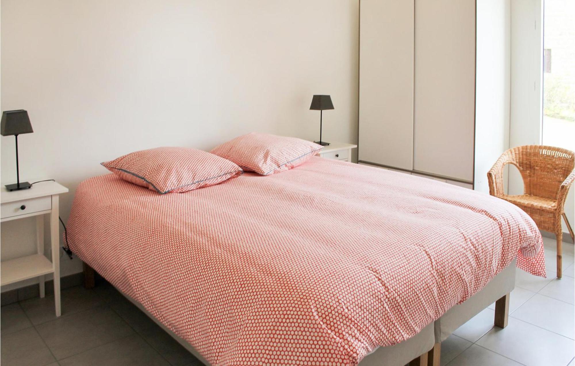 Beautiful Home In Erdeven With Kitchenette Екстер'єр фото